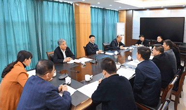 省人大常委會(huì)領(lǐng)導(dǎo)赴順昌征求常委會(huì)工作報(bào)告（稿）意見(jiàn)并在虹潤(rùn)召開座談會(huì)