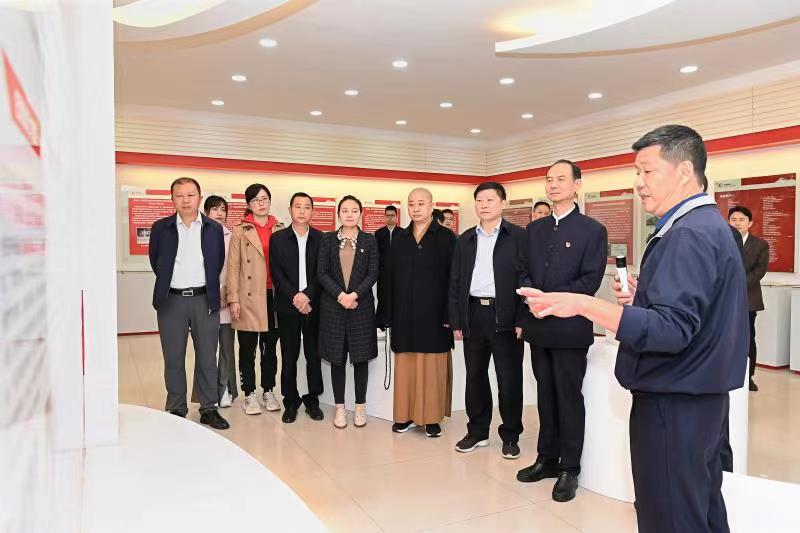 福建省人大常委會(huì)黨組書記、副主任雷春美和全國人大代表到順昌虹潤等地調(diào)研